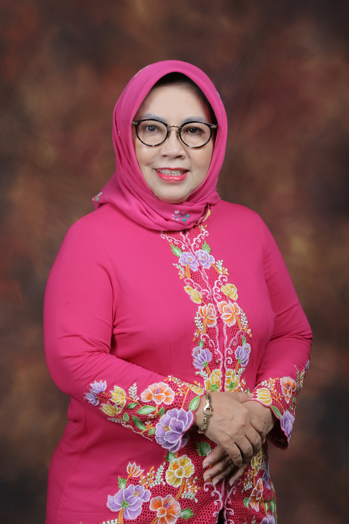 Dr. Ratna Budiarti, M.Biomed. - Kepala Sekolah
